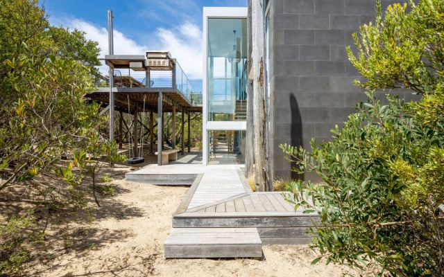 Pole House Beach Retreat Ocean Views