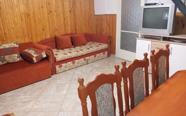 A Whole Holiday House With a Garden in Fonyód for 2-10 Persons