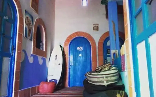 Cool Surfer House Cap Sim