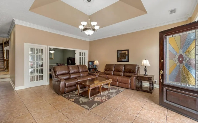 Luxurious Downtown Townhouse