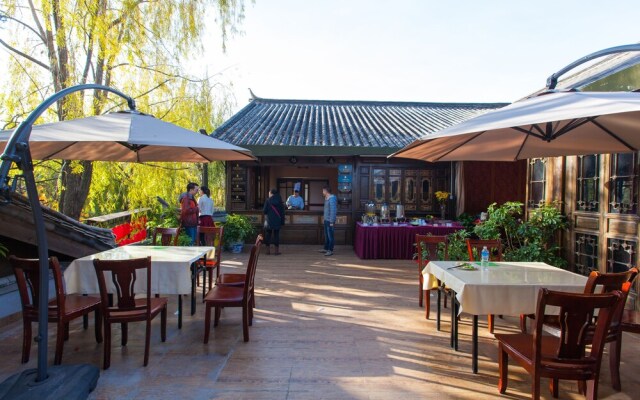 Lijiang Wangfu Hotel