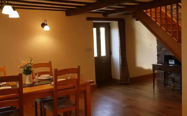 Cherry Trees - 2 Bedrooms -pets Ok - Woodburner