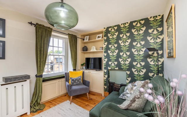 4 Canalside Cottages