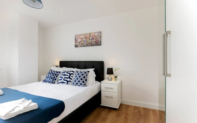 Skyvillion - Tower Point Enfield 1bed W Balcony