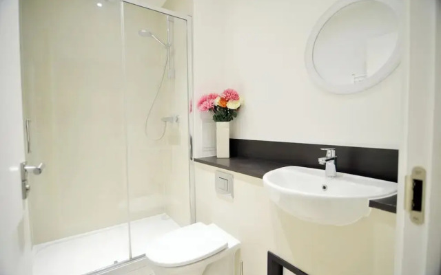 London Chic 2-bed Apartment With Stunning Views