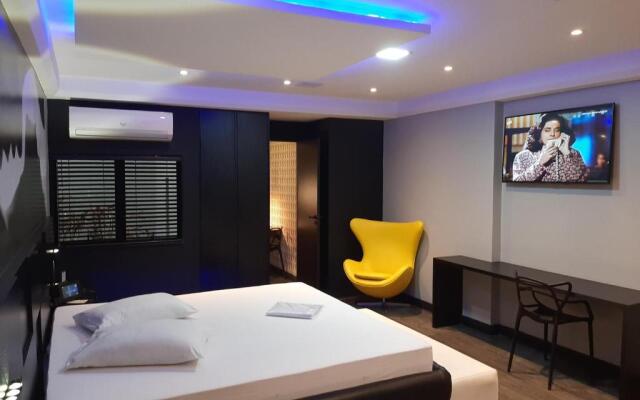 BAMBINA HOTEL -Adultos Somente