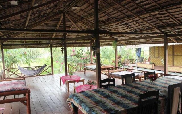 Simeulue Nanik Surfcamp