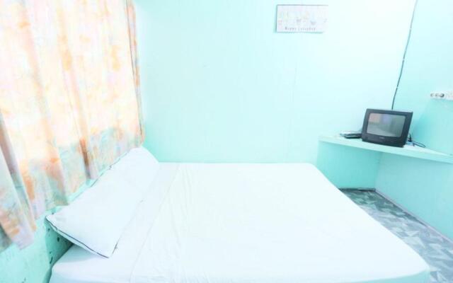 SPOT ON 92360 Penginapan ReniNearMall Nagoya Hill