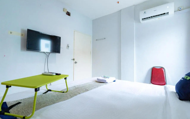 Urbanview Hotel Crystal Nagoya Batam by RedDoorz