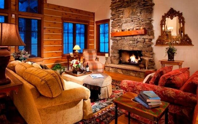 Snow Cloud Lodge