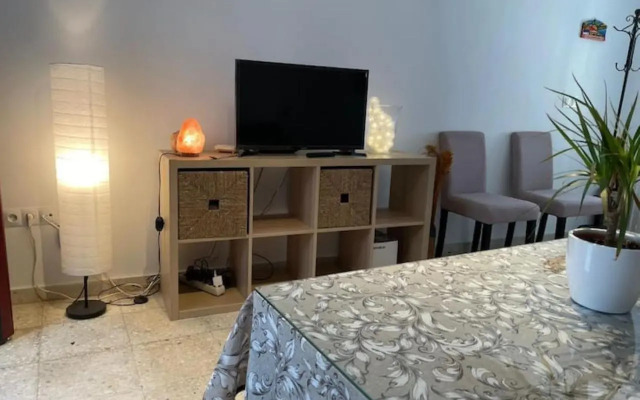 Cozy Town House With Terrace and Free Wifi