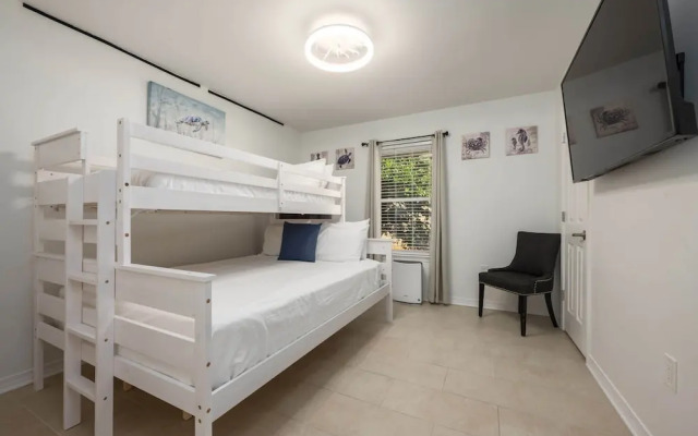 Golf Cart & Private Pool!