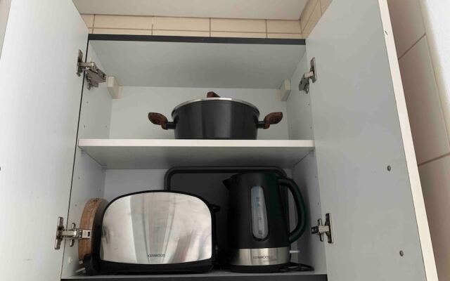 Cosy Little Studio With Marina &partial Beach View