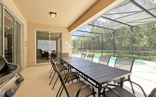 American Dream 6 Bedroom Home by RedAwning