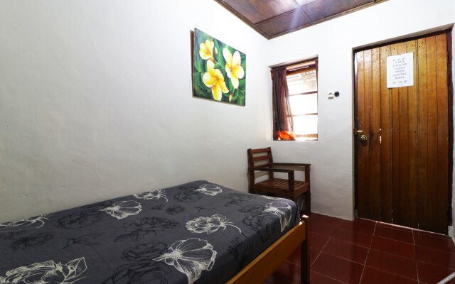Bagus Bay Guest House By Zuzu