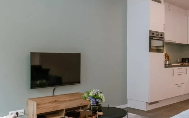 Modern Apartment for up to Five People