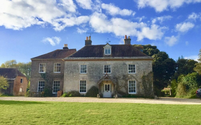 Manor House Moreton - Entire Holiday Home
