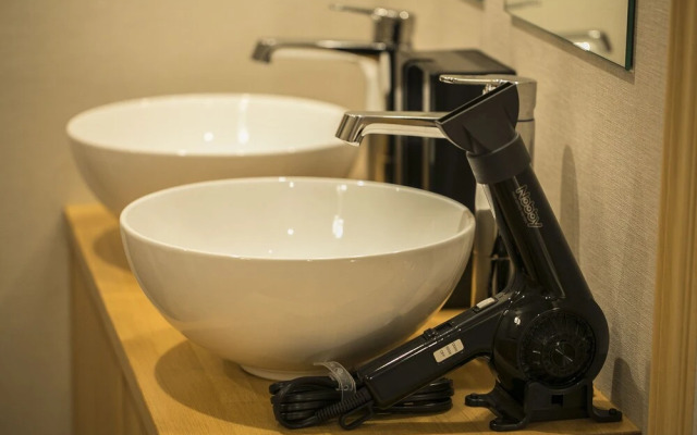 The Workaholic Hostel Ueno