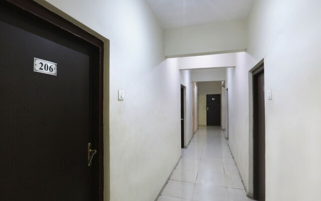 OYO 11967 Hotel Clarissa