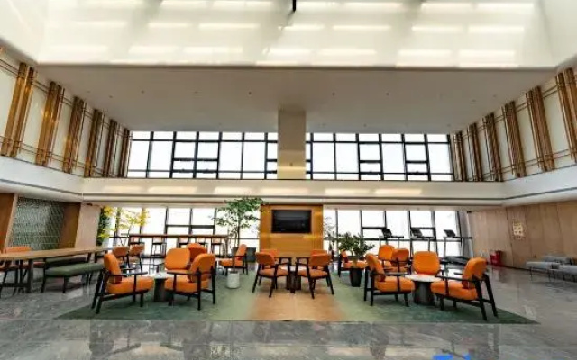 Binglv Kunlun Hotel (Yining Liuxing Street Branch)
