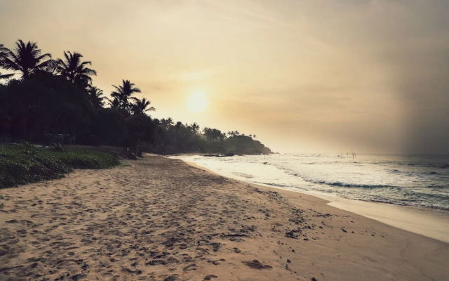 Naomi Beach Resort