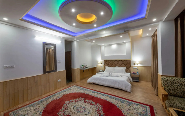 Dee Grand Marq Hotel