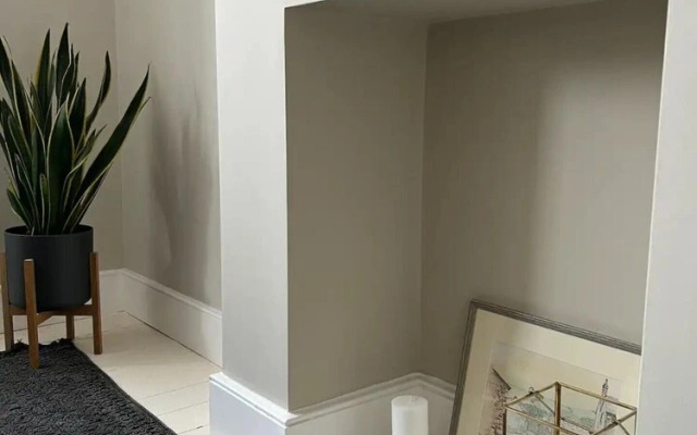 Gorgeous 3 Bedroom Home in Quaint Southfields