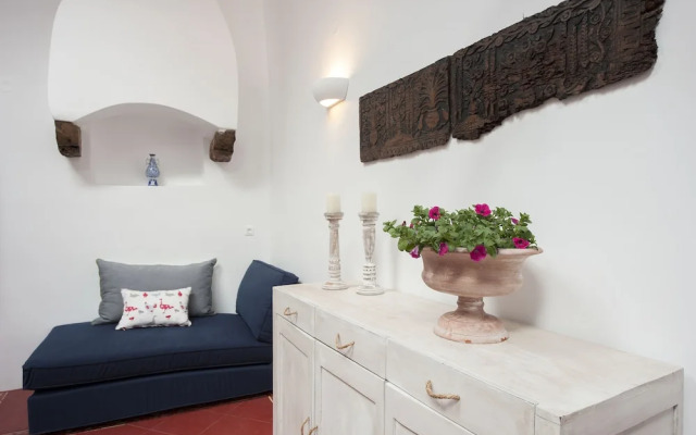 White Jasmine Cottage