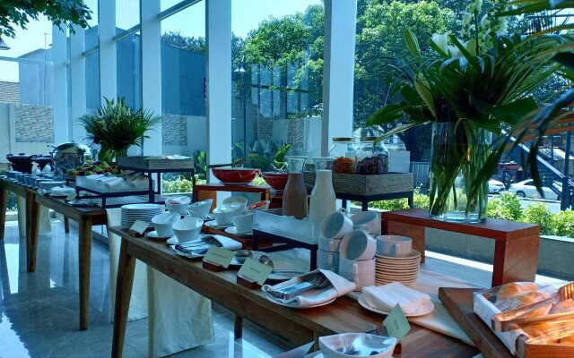 Azana Suite Hotel Antasari