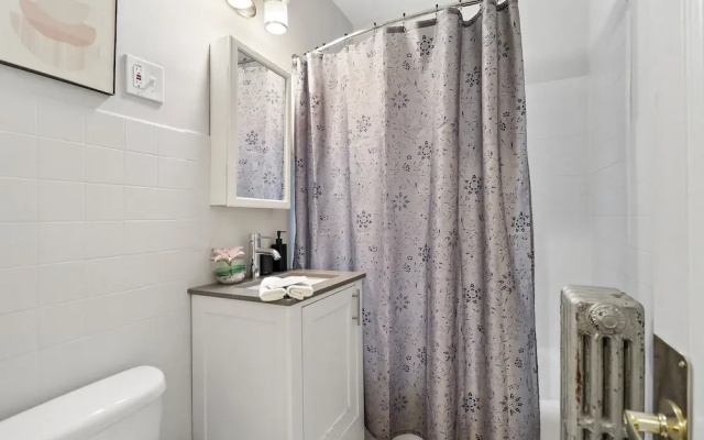 Cozy Charm Studio Apt - Kenwood 205