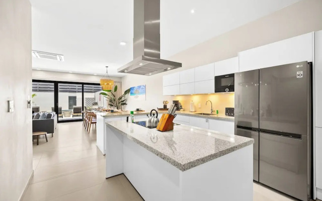 Catalina Residence Apt 3 - L.g. Smith Boulevard 546-j