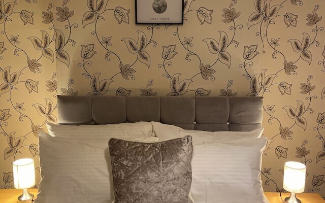 Remarkable 3-bed House in Liverpool