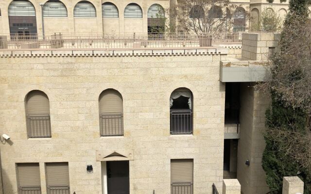 Mamilla's Penthouse