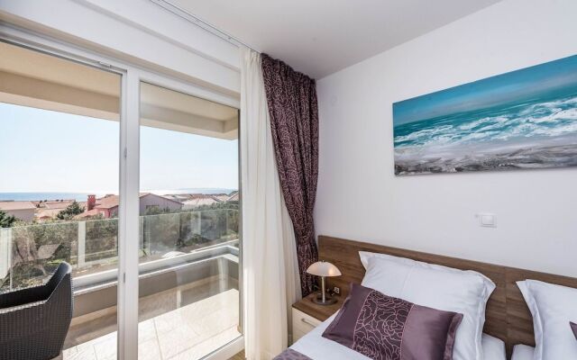 Apartments with Pool Villa Zora