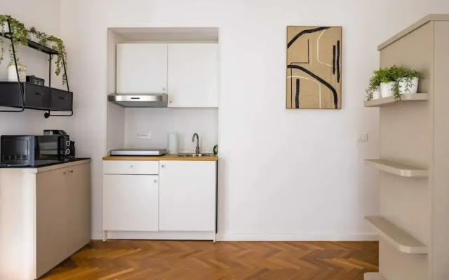 Thelos Apartment