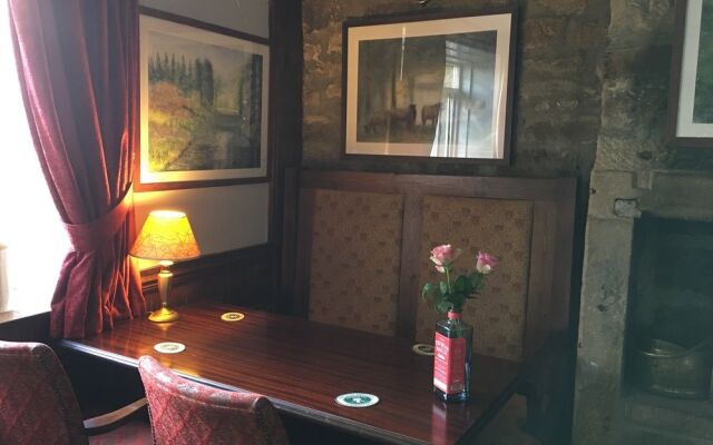 The Hare and Hounds Country Inn