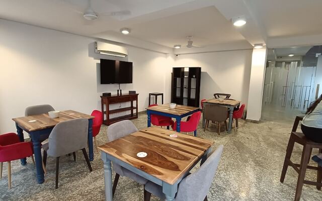 ROSASTAYS Gurugram Sec 31