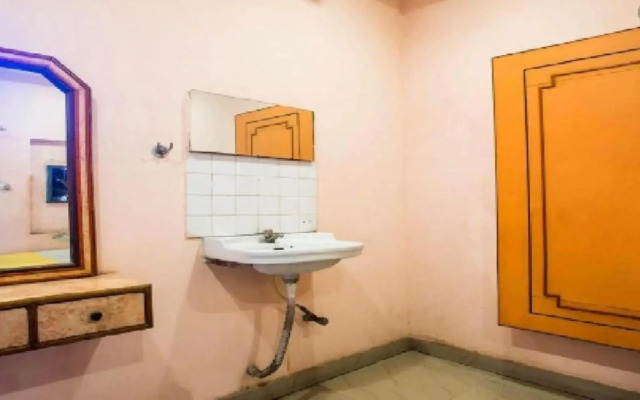 OYO Flagship Hotel Lila