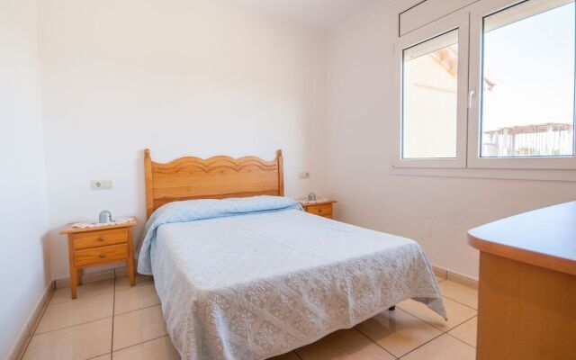 Luxurious Holiday Home in L'escala With Swimming Pool