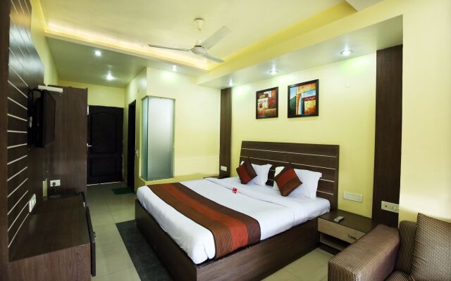 Hotel Aaditya Majha Continental by OYO Rooms