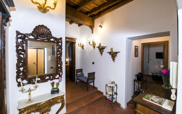 Vicolo dell'Aquila- Residenze Romanae