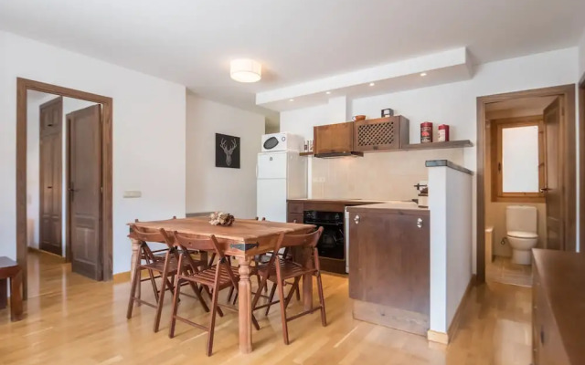 Esquirol Apartments
