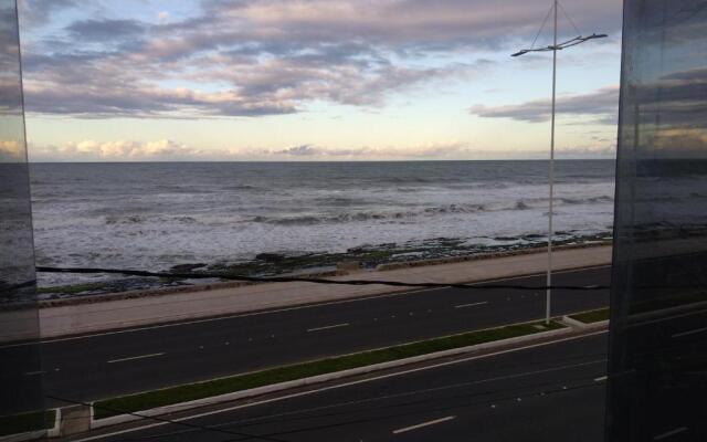 Apartamento NA PRAIA, 2 suites com cozinha