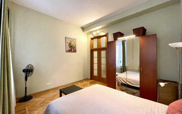 Апартаменты Лигапарт на проспекте Владимирский 7