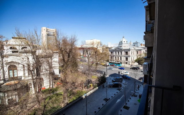 Metropole Apartments Studio City