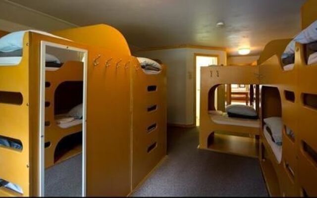 HI-Castle Mountain Hostel