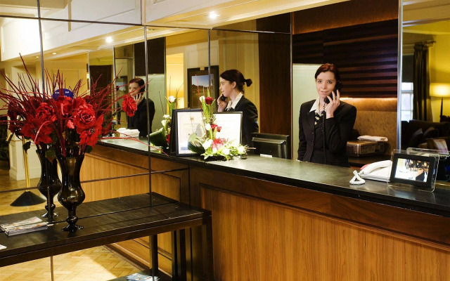 Lawlors Hotel