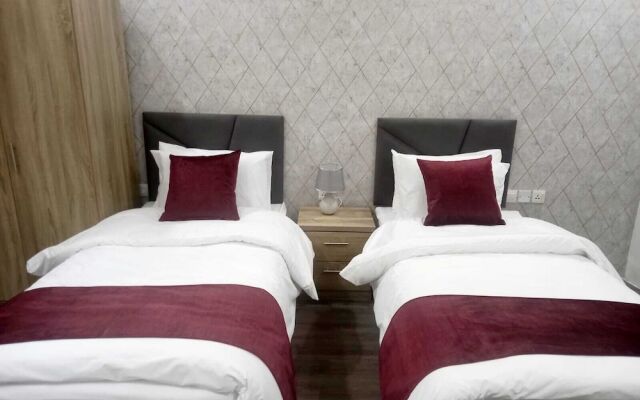 Twins Downtown Hotel