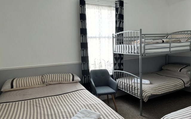 Tuxford House Hotel