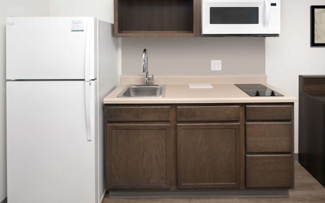 WoodSpring Suites Toledo Maumee